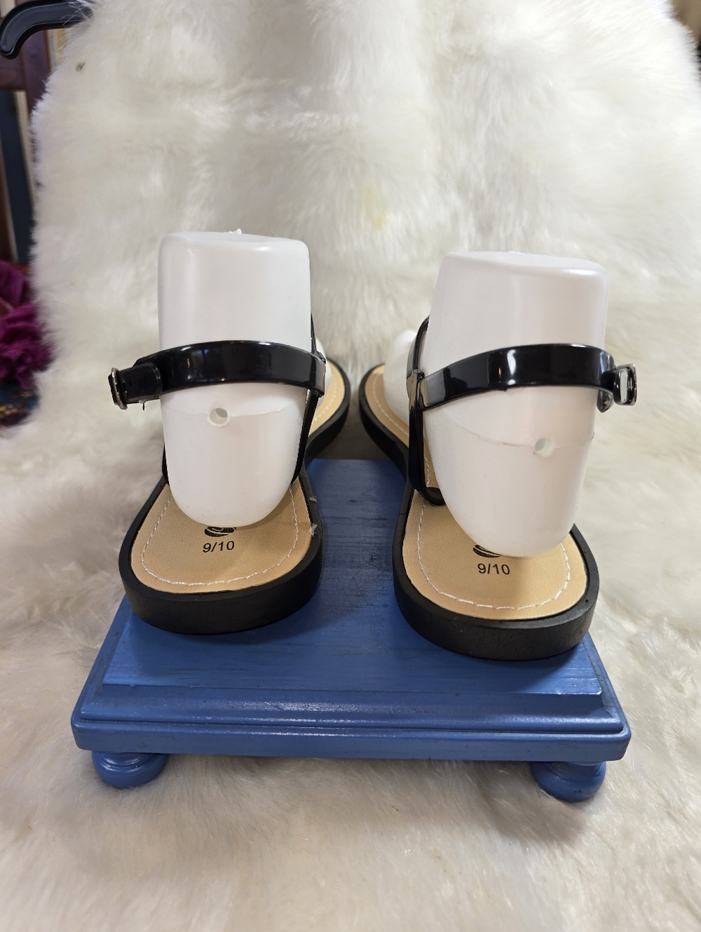 Chatties Womens Jelly/ Black Patent Thong Flip-Flop Sandals - Picture 4 of 9